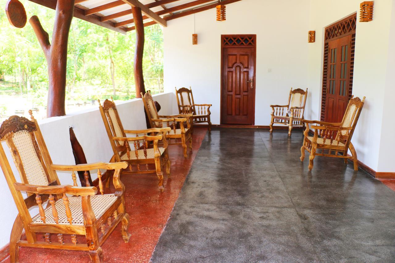 Lavish Eco Jungle Hotel Tissamaharama Exterior photo